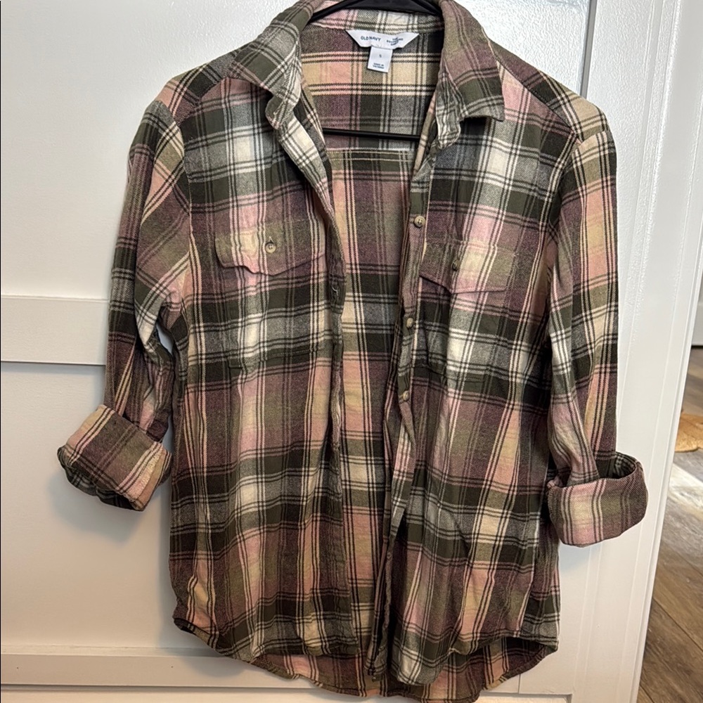 Old Navy Plaid Shirt in Pink and Black